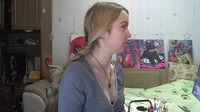 SecretSophia online show from December 8, 1:58 pm