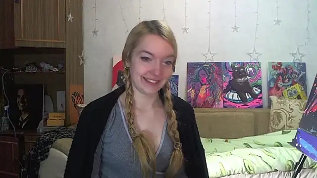 SecretSophia online show from December 10, 5:33 pm