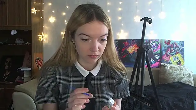 SecretSophia online show from February 11, 8:48 am