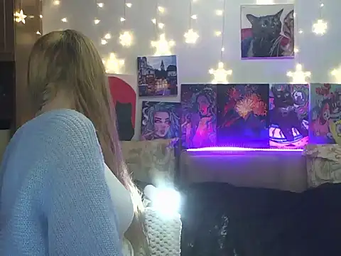 SecretSophia online show from March 18, 8:26 pm