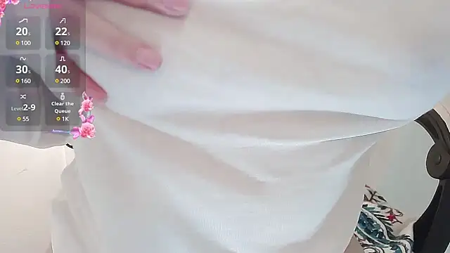 Snapshot of small_Eva chatting on February 9, 8:56 pm small Eva online show from February 9, 8:56 pm