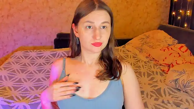 Snapshot of Leliana_Fucker chatting on January 19, 1:32 am Leliana Fucker online show from January 19, 1:32 am