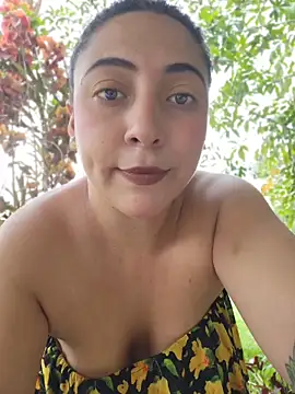 VickyHoult online show from March 31, 7:03 pm