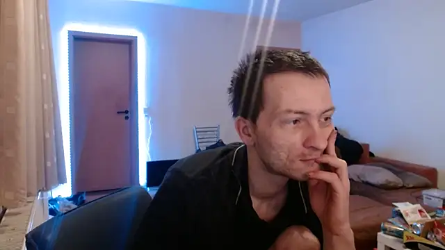 Snapshot of sexymann92 chatting on February 21, 9:02 am sexymann92 online show from February 21, 9:02 am