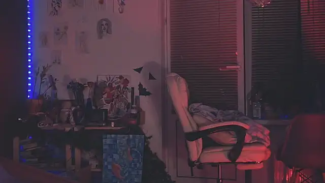 juby yuby online show from December 22, 8:47 pm