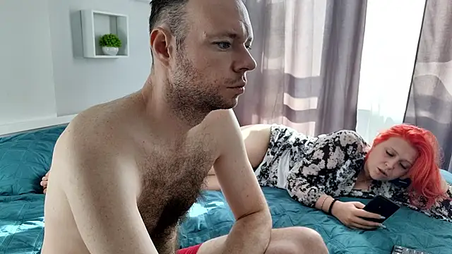 Snapshot of GenrikhBecca chatting on March 19, 5:19 am GenrikhBecca online show from March 19, 5:19 am