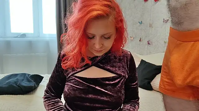 Snapshot of GenrikhBecca chatting on October 19, 9:32 am GenrikhBecca online show from October 19, 9:32 am