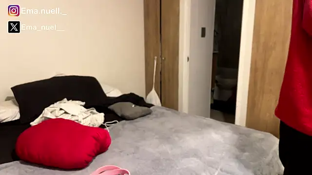 Emanuell   online show from April 21, 11:51 pm