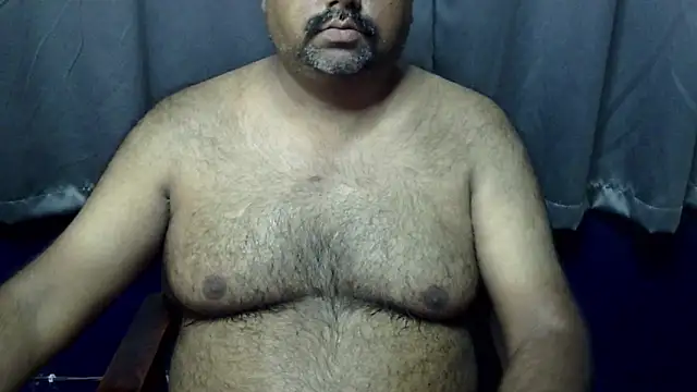 Snapshot of hairysubcub_70 chatting on April 28, 6:07 am hairysubcub 70 online show from April 28, 6:07 am