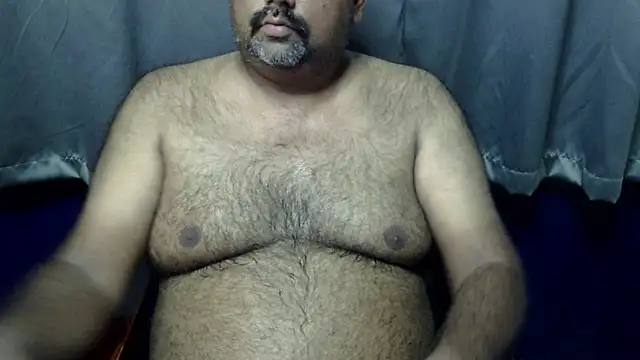 Snapshot of hairysubcub_70 chatting on April 30, 7:25 am hairysubcub 70 online show from April 30, 7:25 am