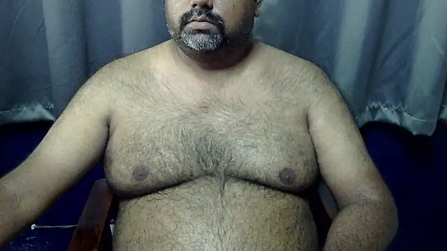Snapshot of hairysubcub_70 chatting on May 4, 7:26 am hairysubcub 70 online show from May 4, 7:26 am