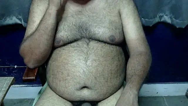 Snapshot of hairysubcub_70 chatting on May 8, 7:03 am hairysubcub 70 online show from May 8, 7:03 am