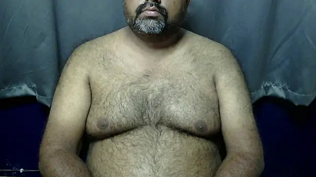 Snapshot of hairysubcub_70 chatting on May 10, 3:23 am hairysubcub 70 online show from May 10, 3:23 am