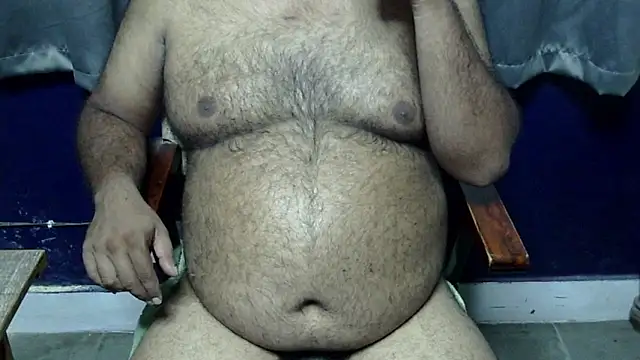 Snapshot of hairysubcub_70 chatting on May 10, 4:23 pm hairysubcub 70 online show from May 10, 4:23 pm