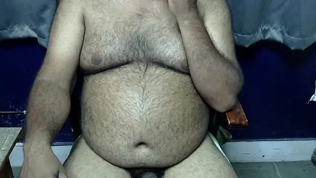 Snapshot of hairysubcub_70 chatting on May 16, 6:32 am hairysubcub 70 online show from May 16, 6:32 am
