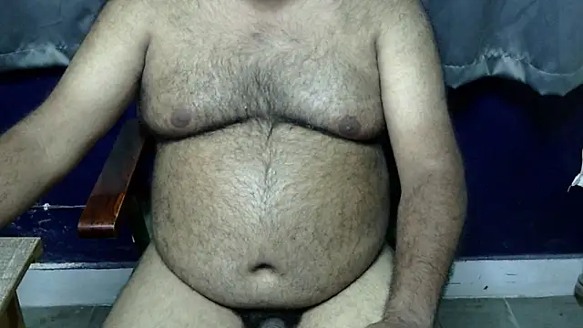 Snapshot of hairysubcub_70 chatting on May 16, 7:05 am hairysubcub 70 online show from May 16, 7:05 am