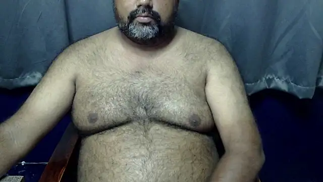 Snapshot of hairysubcub_70 chatting on May 20, 6:19 am hairysubcub 70 online show from May 20, 6:19 am