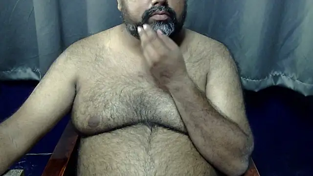Snapshot of hairysubcub_70 chatting on June 3, 10:29 am hairysubcub 70 online show from June 3, 10:29 am