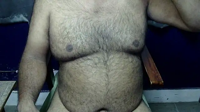 Snapshot of hairysubcub_70 chatting on June 5, 7:47 am hairysubcub 70 online show from June 5, 7:47 am
