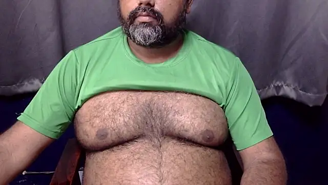 Snapshot of hairysubcub_70 chatting on June 9, 5:52 am hairysubcub 70 online show from June 9, 5:52 am