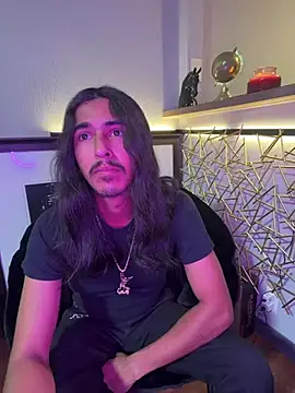 Snapshot of jrrichforever chatting on January 14, 12:16 am jrrichforever online show from January 14, 12:16 am