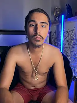 Snapshot of jrrichforever chatting on February 15, 5:15 am jrrichforever online show from February 15, 5:15 am