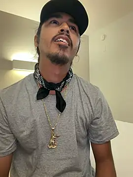 Snapshot of jrrichforever chatting on March 6, 1:29 pm jrrichforever online show from March 6, 1:29 pm