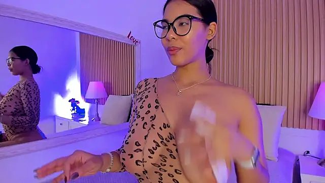 GenesisRuiz online show from March 8, 6:37 pm