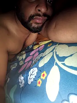 Snapshot of yashu9 chatting on March 22, 7:23 am yashu9 online show from March 22, 7:23 am