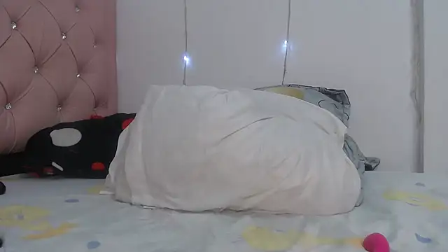 karlota 28 online show from February 15, 5:19 am