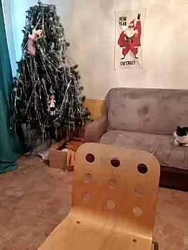 LazyTanukii online show from December 18, 3:58 am