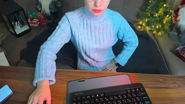 CharmedDoll online show from December 21, 1:40 pm