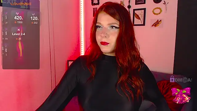 auroralatexprincess online show from December 23, 10:55 pm