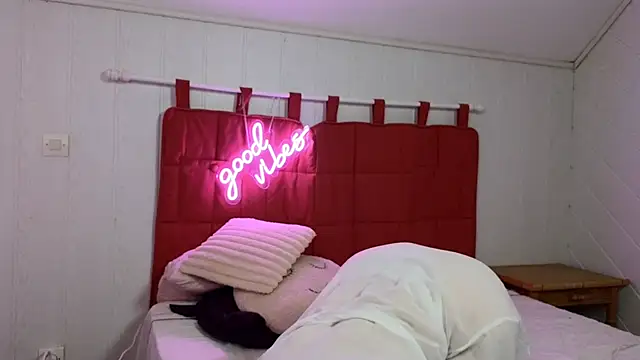 Snapshot of TiffanyDollxxx chatting on October 8, 8:50 pm TiffanyDollxxx online show from October 8, 8:50 pm