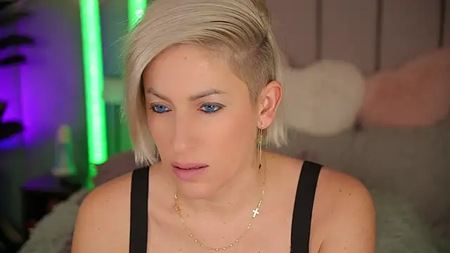 VickySecret96 online show from November 27, 5:59 pm