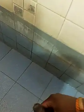 Snapshot of dinesh682 chatting on November 24, 9:14 pm dinesh682 online show from November 24, 9:14 pm