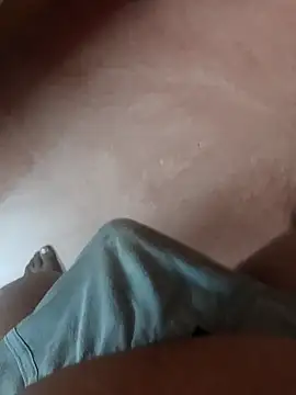 Snapshot of dinesh682 chatting on February 27, 6:57 am dinesh682 online show from February 27, 6:57 am