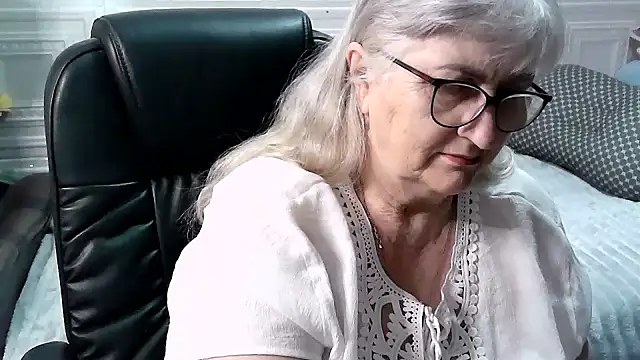 LolkaAlyss online show from April 21, 11:38 am