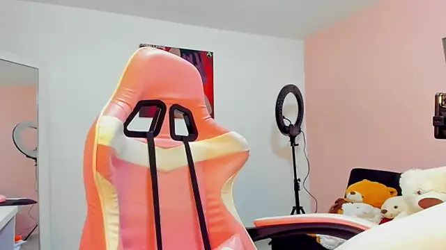 Snapshot of Vane_Rossee chatting on March 8, 12:44 am Vane Rossee online show from March 8, 12:44 am