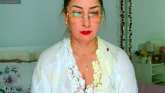 Snapshot of Tyana40 chatting on July 27, 1:12 am Tyana40 online show from July 27, 1:12 am