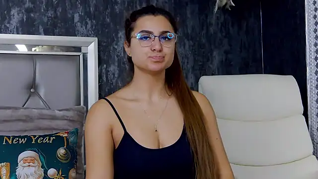 Snapshot of NicolePlay chatting on January 4, 5:48 am NicolePlay online show from January 4, 5:48 am