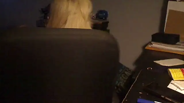 Snapshot of XTRAHORNYONE chatting on February 9, 1:11 am XTRAHORNYONE online show from February 9, 1:11 am