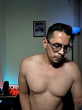 Snapshot of towers_j chatting on November 15, 1:14 am towers j online show from November 15, 1:14 am