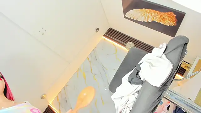 Snapshot of Tamara_18 chatting on November 7, 6:13 am Tamara 18 online show from November 7, 6:13 am