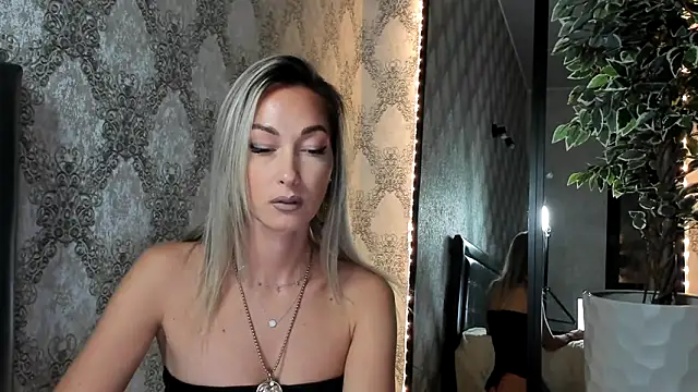 StarryHanna online show from February 28, 6:41 pm