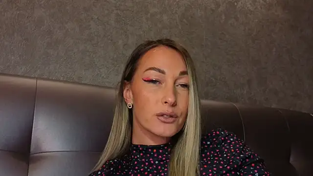 StarryHanna online show from October 15, 9:15 pm