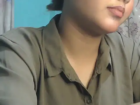 NancyRuvi online show from November 11, 2:28 pm