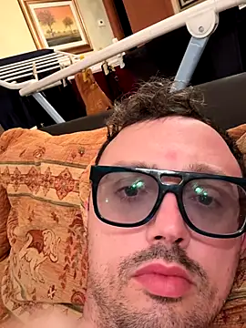 Snapshot of minga1995 chatting on December 19, 9:44 pm minga1995 online show from December 19, 9:44 pm