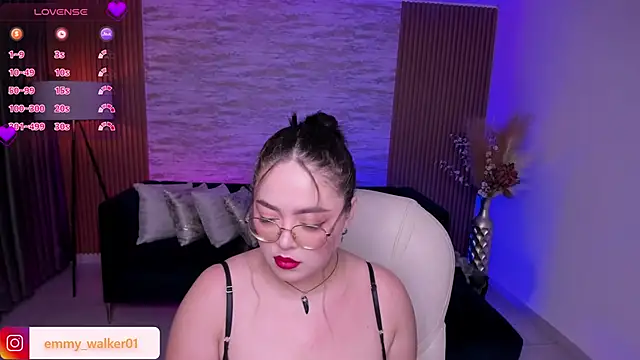 emmy walker online show from December 15, 11:03 am