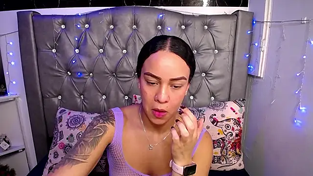 LAILAGUMMY online show from January 24, 5:53 pm